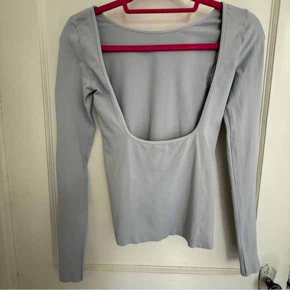 Intimately FP Gray Open Back Long Sleeve Top Size M/L - Picture 2 of 7